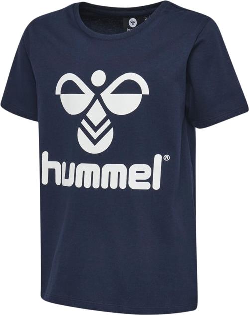 Se Hummel Hmltres Tshirt S/S Str 11 år / 146 cm - Blå Kortærmede T-shirts hos Magasin ved Magasin