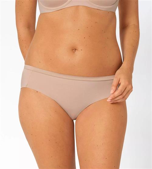 Se Triumph Body Makeup Soft Touch Hipster EX Hipsters Str 44 - hos Magasin ved Magasin