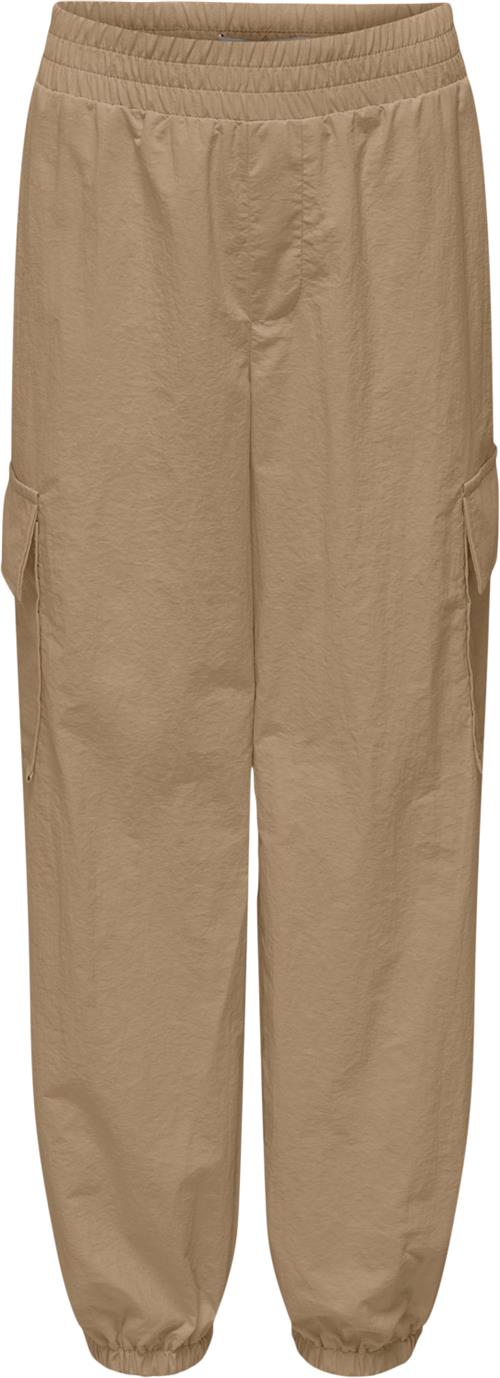 Se ONLY Kogecho Cargo Parachute Pant PNT Str 164 - Tannin Bukser hos Magasin ved Magasin