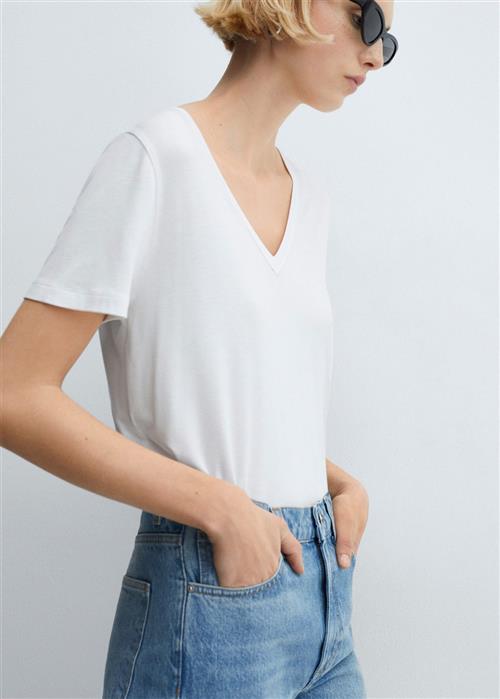 MANGO Vneck T-shirt Kvinde White Kortærmede T-shirts Str S - hos Magasin