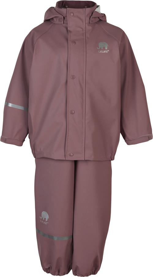 Se CeLaVi Basic Rainwear set Solid PU Str 110 Unisex - Rose Brown Regntøj hos Magasin ved Magasin