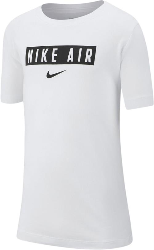 Se Nike Sportswear Kids T Shirt 122-128 / XS - T-shirts Bomuld hos Magasin ved Magasin