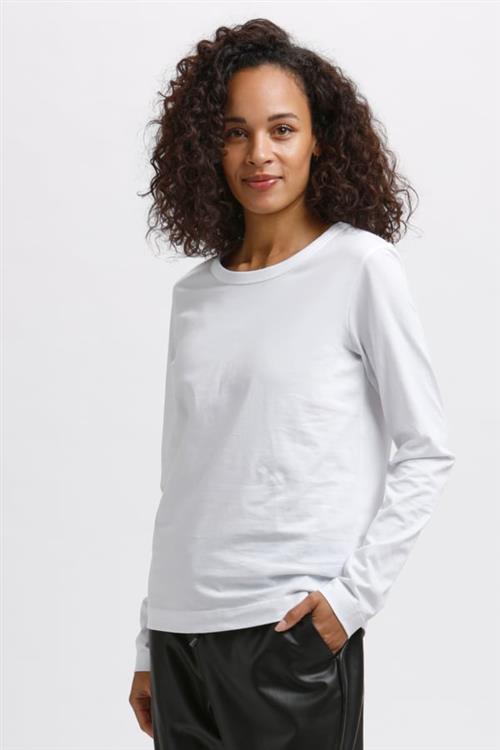 Se Kaffe Kamarin LS Tshirt Kvinde 110601 Langærmede T-shirts Str S - hos Magasin ved Magasin