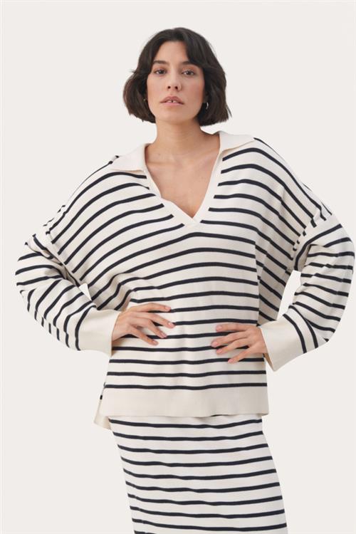 Se Part Two Natarapw PU Kvinde Dark Navy Stripe Sweaters Relaxed Fit Str M - hos Magasin ved Magasin