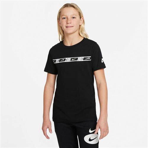 Nike Sportswear T Shirt 137-147 / M - T-shirts hos Magasin