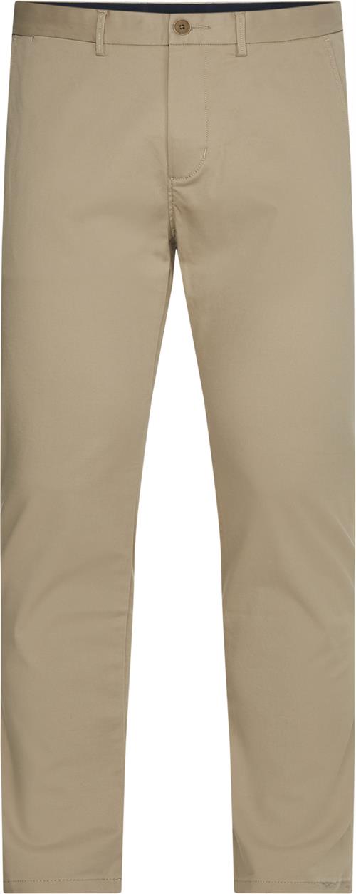 Se Tommy Hilfiger Core Bleecker 1985 Pima Cotton Mand Aeg Chinos Str 30/32 - Bomuld hos Magasin ved Magasin