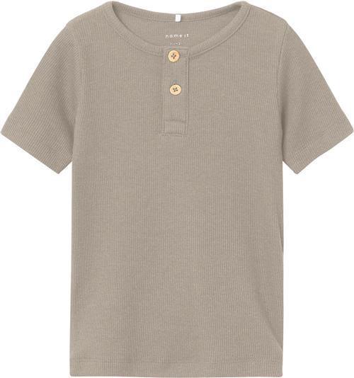 Se Name It Nmmkab SS TOP Noos Str 98 - Pure Cashmere Kortærmede T-shirts hos Magasin ved Magasin