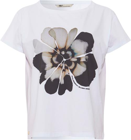 Se PBO ¤ Riona Tshirt ¤ Kvinde White Kortærmede T-shirts Str M - hos Magasin ved Magasin