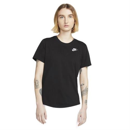 Nike Sportswear Club Essentials T Shirt S - Trænings T-shirts hos Magasin