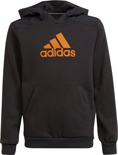 adidas Badge Of Sport Logo Hættetrøje 128 - Sweatshirts & Hættetrøjer hos Magasin