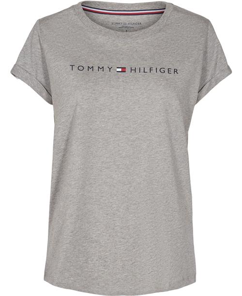 Se Tommy Hilfiger RN TEE SS Logo Nattrøjer & -Toppe Str S - hos Magasin ved Magasin