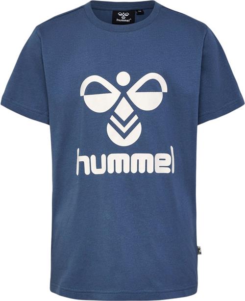 Se Hummel Tres Tshirt 152 - T-shirts hos Magasin ved Magasin