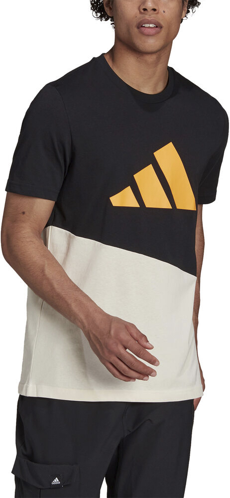 Se adidas Graphic Tshirt L - T-shirts Bomuld hos Magasin ved Magasin