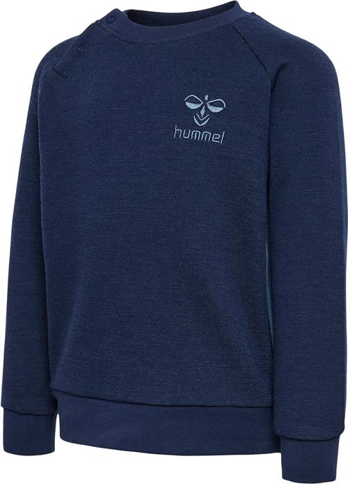 Se Hummel Hmlwulbato Sweatshirt Str 3 år / 98 cm - Blå Sweatshirts hos Magasin ved Magasin