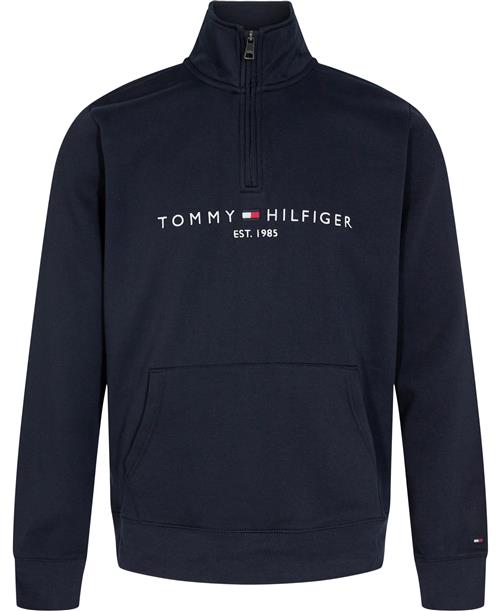 Se Tommy Hilfiger Tommy Logo Mockneck Mand Desert Sky Sweatshirts Regular Fit Str XXL - Bomuld hos Magasin ved Magasin