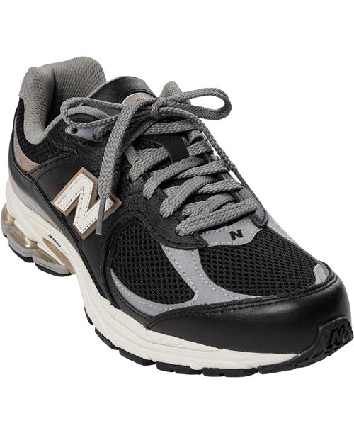 Se New Balance New Balance 2002r Mand Black Sneakers Str 41.5 - hos Magasin ved Magasin