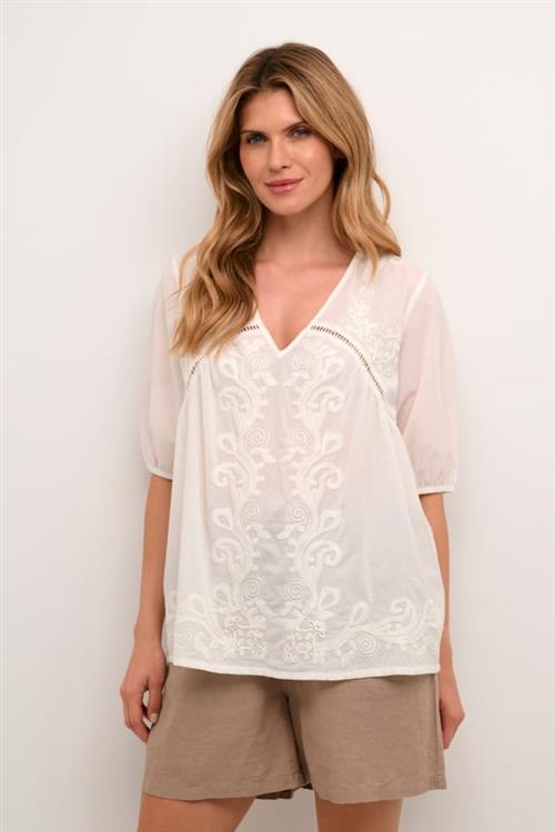 Se Culture Cuemmy SS Blouse Kvinde Spring Gardenia Kortærmede Bluser Str S - hos Magasin ved Magasin