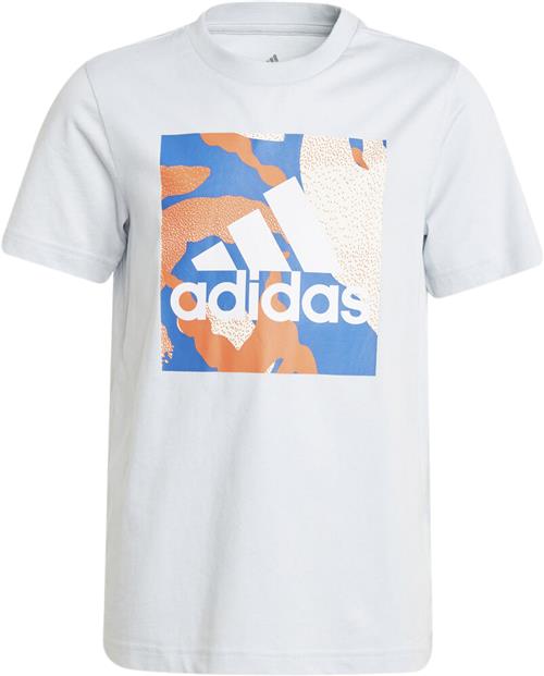 Se adidas Camo Graphic Tshirt 128 - T-shirts Bomuld hos Magasin ved Magasin