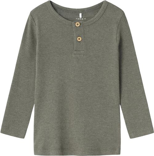 Se Name It Nmmkab LS TOP Noos Str 86 - Dusty Olive/melange Bluser hos Magasin ved Magasin