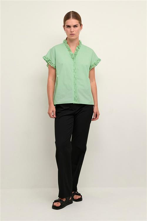 Se Karen by Simonsen Caliopekb Blouse Kvinde Pastel Green Kortærmede Bluser Relaxed Fit Str 38 - hos Magasin ved Magasin