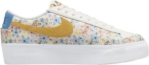 Se Nike Blazer low Platform Kvinde Sail/university Blue-vivid Sul Sneakers Str 39 - Læder hos Magasin ved Magasin