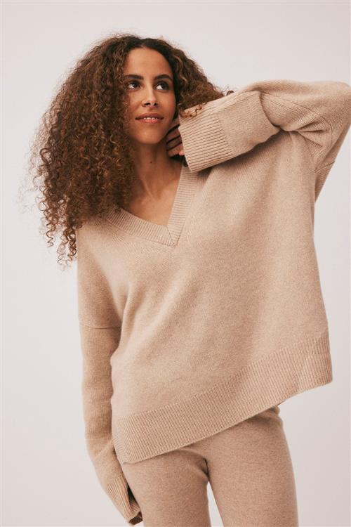 Se Magasin du Nord Collection Magasin Classic 3 100% Cashmere Kvinde Light Sand Sweaters Str S Cashmere ved Magasin