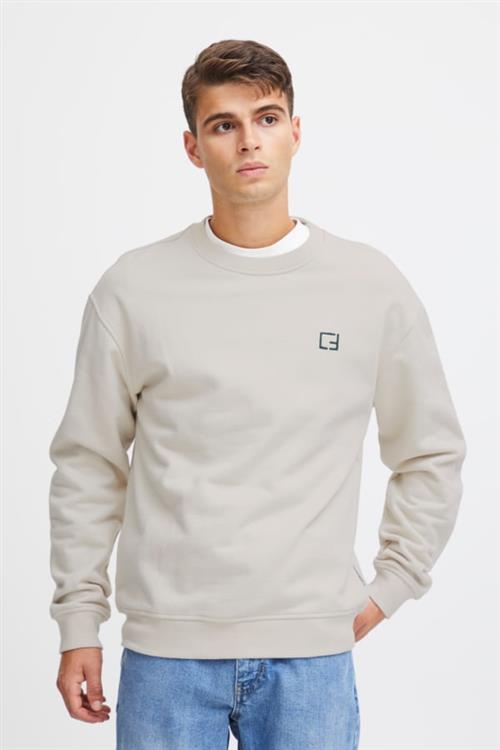 Se Casual Friday Cfsage With Back Embroidery Mand Pumice Stone Sweatshirts Str S - hos Magasin ved Magasin