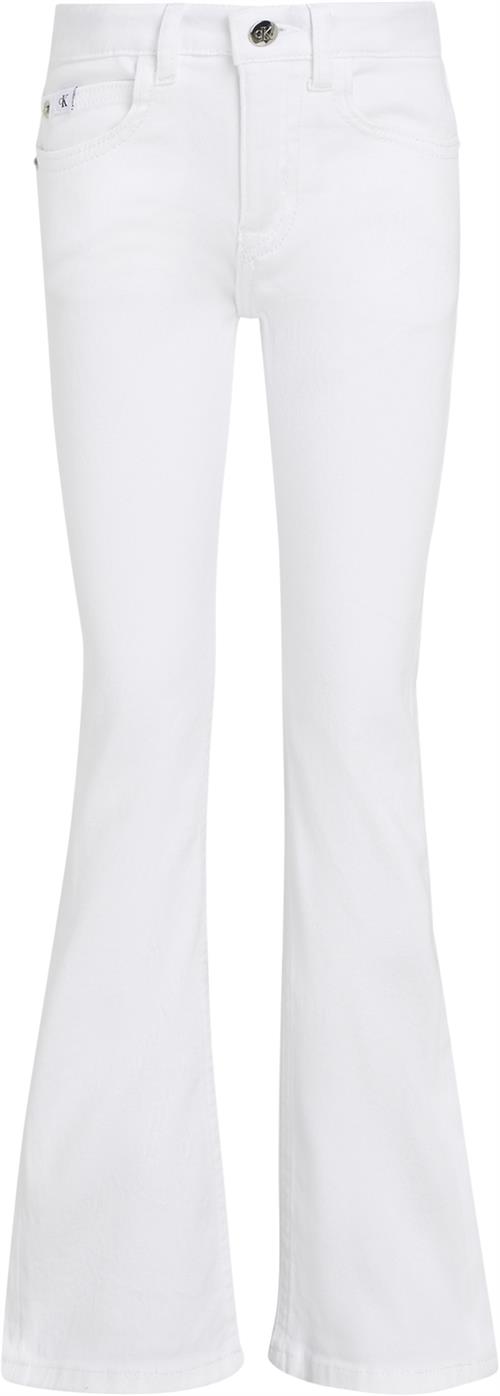 Se Calvin Klein MR Flare White Denim Str 16 år Denim - 1cd Jeans hos Magasin ved Magasin