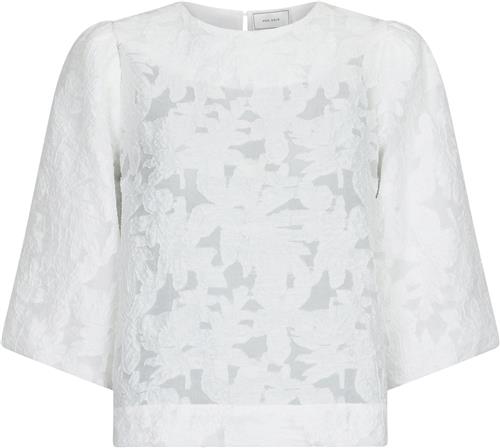 Se Neo Noir Lava Brocade Blouse Kvinde Off White Kortærmede Bluser Str 38 - hos Magasin ved Magasin