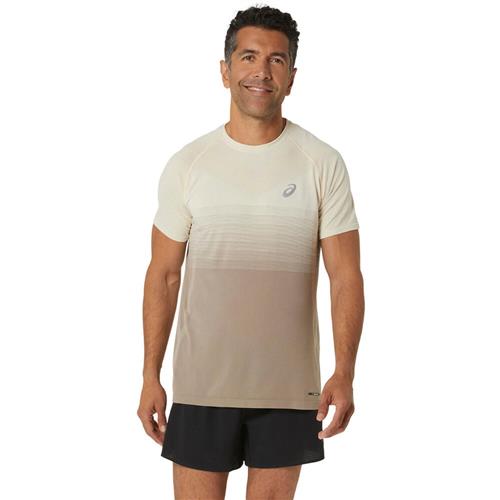 Se Asics Seamless Løbe Tshirt L - T-shirts hos Magasin ved Magasin