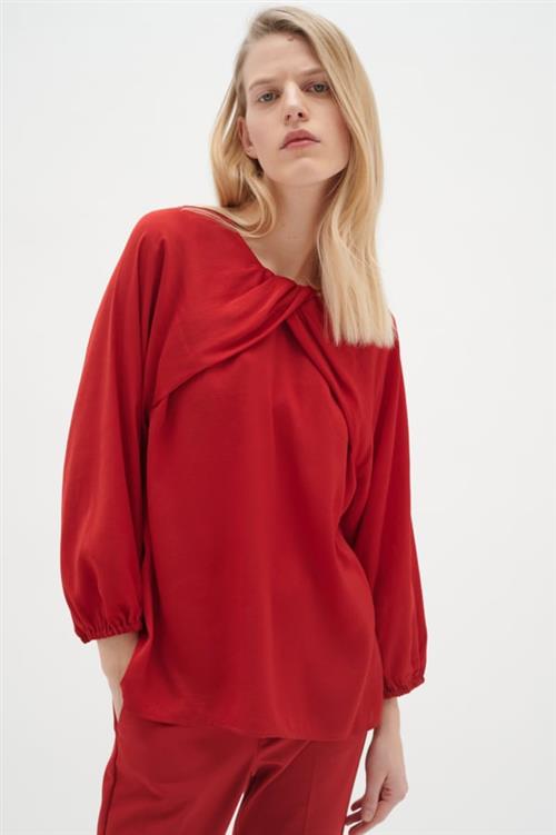 Se InWear Litoiw Blouse Kvinde True Red Langærmede Bluser Regular Fit Str 44 - hos Magasin ved Magasin