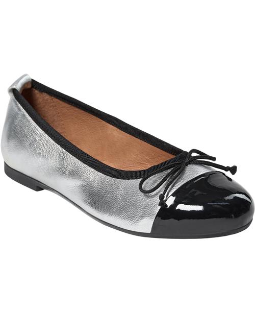 Se Pavement Lucy Lu Kvinde Silver/black Patent Ballerinaer Str 40 - Læder hos Magasin ved Magasin