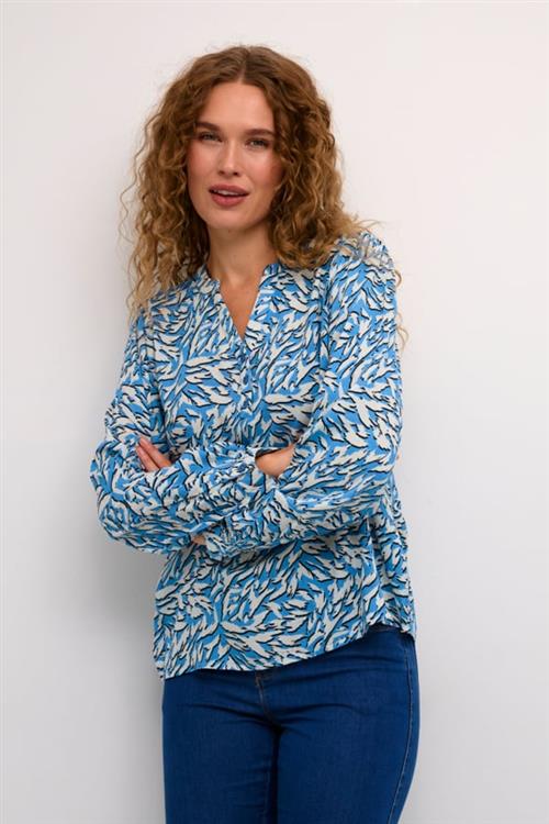 Se Kaffe Kajetta Blouse Kvinde Blue/white Graphic Animal Langærmede Bluser Str 44 - hos Magasin ved Magasin