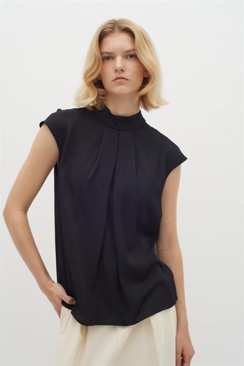 InWear Nixieiw Top Kvinde Black Kortærmede Bluser Regular Fit Str 38 - hos Magasin