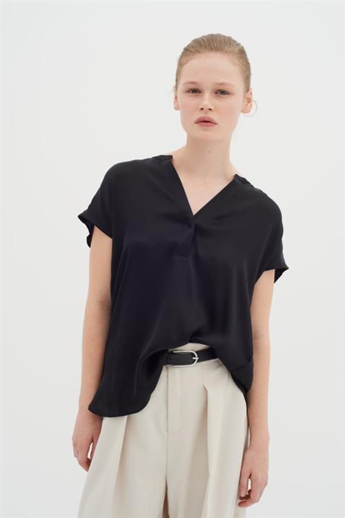 InWear Liraiw Leonore Top Premium Kvinde Black Kortærmede Bluser Relaxed Fit Str 46 - hos Magasin