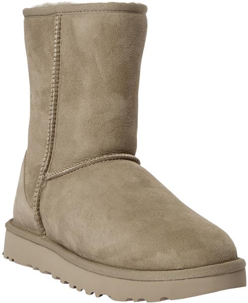 Se UGG W Classic Short II Kvinde Mds Vinterstøvler Str 39 - hos Magasin ved Magasin