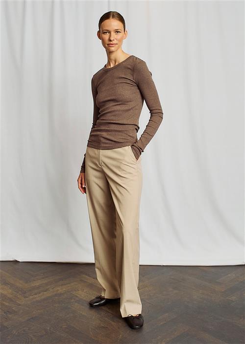 Se Bruun & Stengade BS Margrethe Regular Fit Top Kvinde Brown Toppe Str XS - hos Magasin ved Magasin