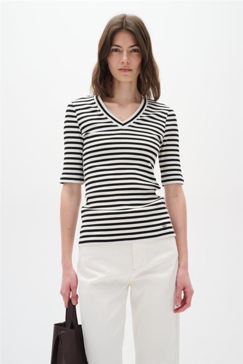 InWear Dagnaiw Striped V Tshirt Kvinde Black / Whisper White Kortærmede T-shirts Slim Fit Str XS - hos Magasin