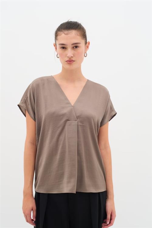 InWear Rindaiw Top Kvinde Sandy Grey Kortærmede Bluser Loose Fit Str 40 - hos Magasin