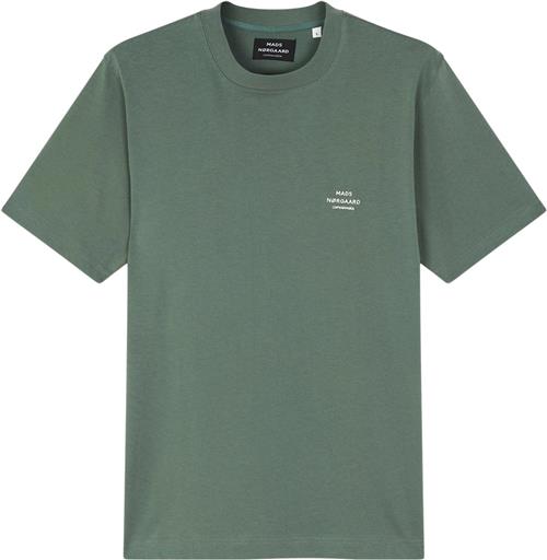 Se Mads Nørgaard - Copenhagen Cotton Jersey Frode Emb Logo Tee Mand Duck Green Kortærmede T-shirts Str XXL - hos Magasin ved Magasin