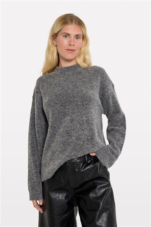 Se Envii Enada LS Knit 7216 Kvinde Dark Grey Mel Sweaters Str L - hos Magasin ved Magasin