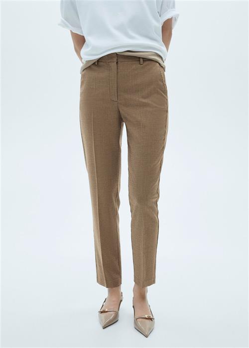 Se MANGO Trousers .- Warm Kvinde Brown Bukser Str 42 - hos Magasin ved Magasin