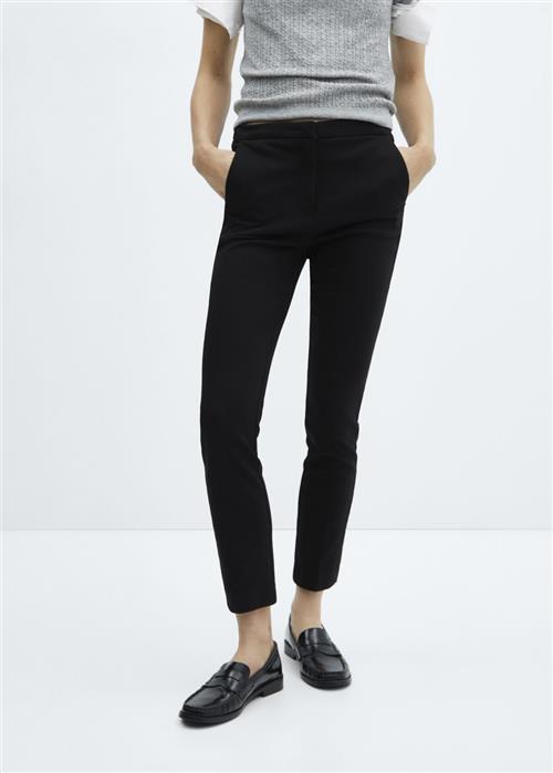 MANGO Crop Skinny Trousers Kvinde Black Bukser Med Smalle Ben Skinny Fit Str 36 - hos Magasin