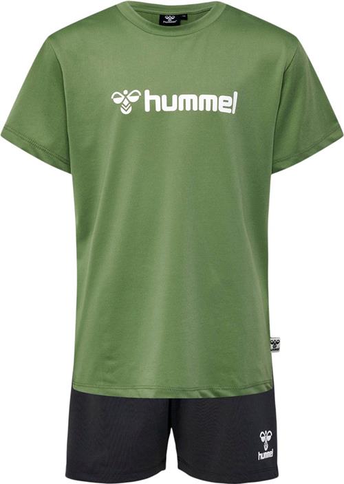 Hummel Plag Sæt Tshirt + Shorts 164 - Træningssæt hos Magasin