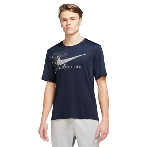 Se Nike Dri Fit Miler Run Division Flash T Shirt L - T-shirts hos Magasin ved Magasin