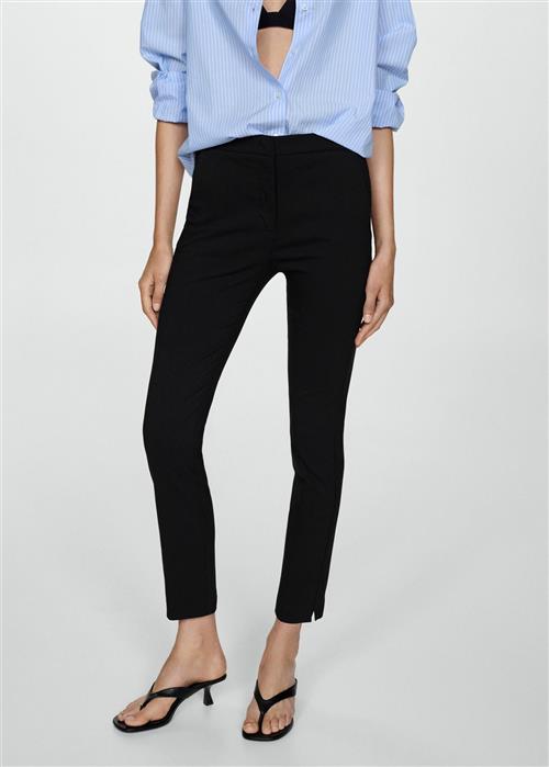 Se MANGO Cropped Slimfit Trousers Kvinde Black Bukser Med Smalle Ben Str 36 - hos Magasin ved Magasin