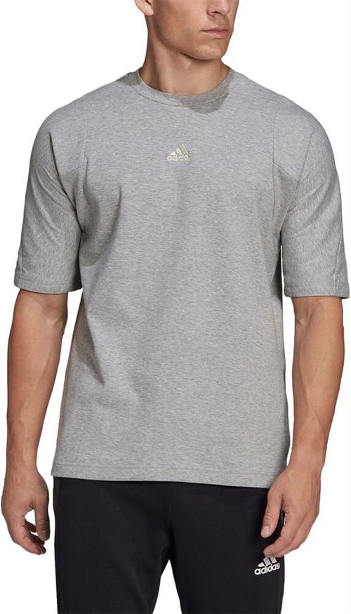 Se adidas Studio Lounge Tshirt L - T-shirts Bomuld hos Magasin ved Magasin