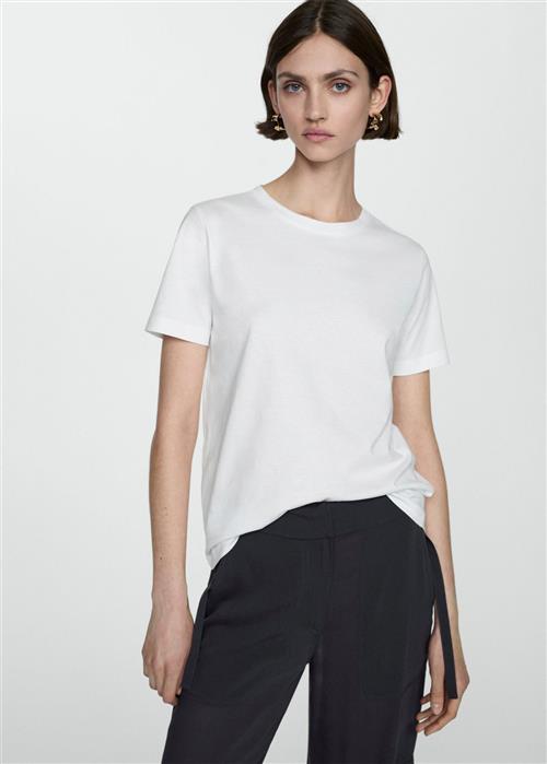 Se MANGO Tshirt .-- Chalaca Kvinde White Kortærmede T-shirts Str XS - hos Magasin ved Magasin