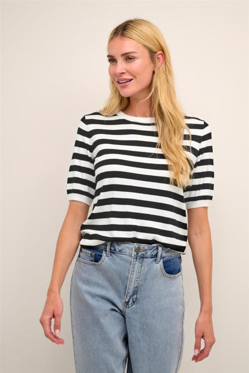 Se Kaffe Kamilo Short Sleeve Knit Kvinde Chalk/black Deep Stripe Kortærmede T-shirts Str S - hos Magasin ved Magasin