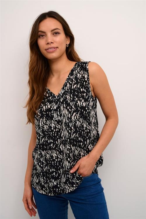 Se Kaffe Kaamber Top Printed Kvinde Black/white Graphic Snake Toppe Str 46 - hos Magasin ved Magasin